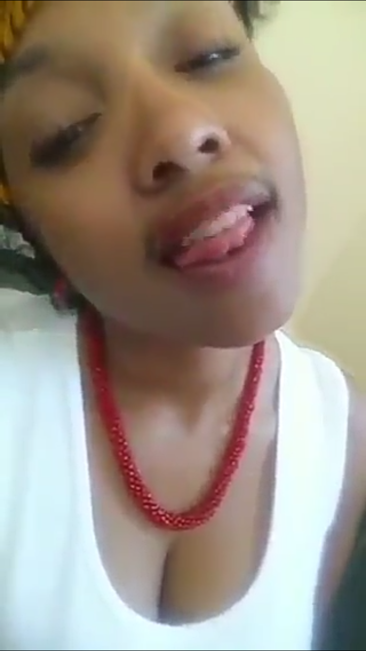 Mzansi slut play with her pussy at work Mzansi247 porn