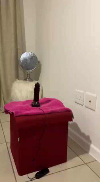 Thule Reloaded didlo fucking on sa onlyfans video.