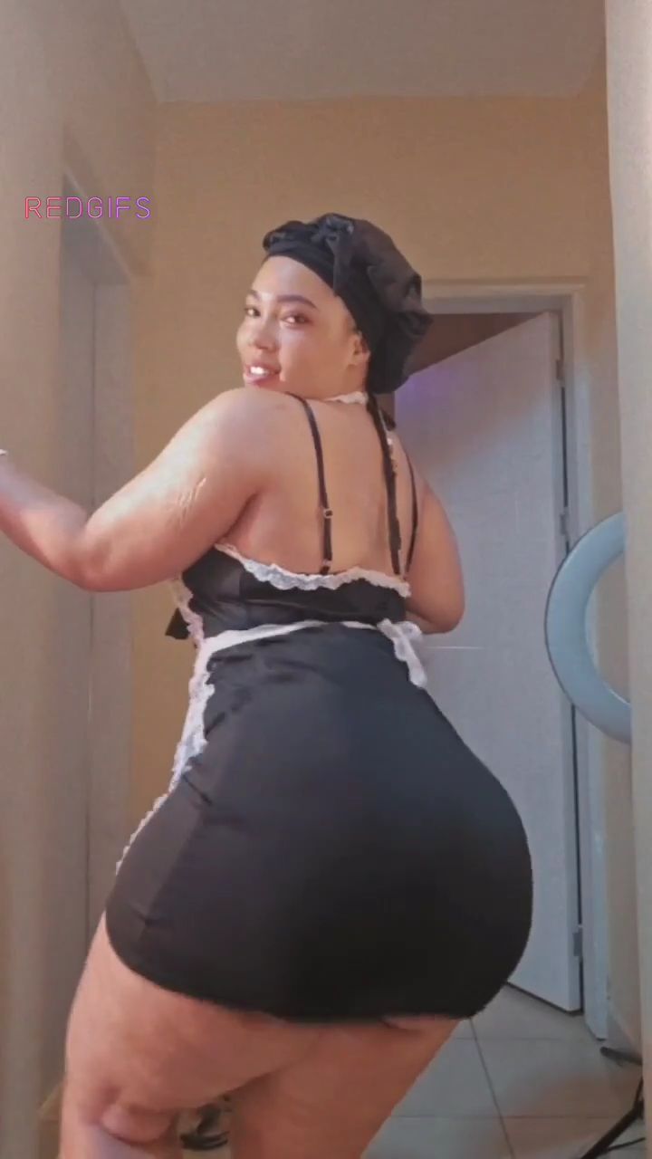 She is twerking good