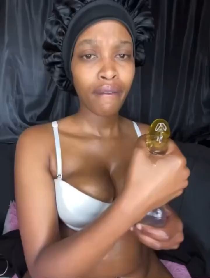 Sugababiie fuck a toy!