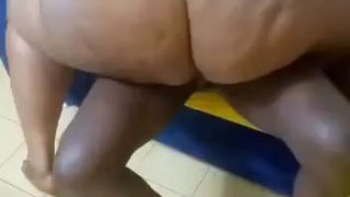 Big ass mzansi queen ride him!