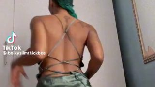 South African baddie with long pussy lips on TikTok!